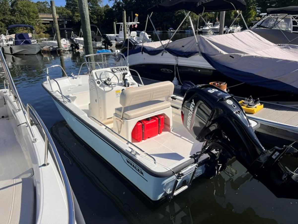 2023 Boston Whaler 150 MONTAUK 3