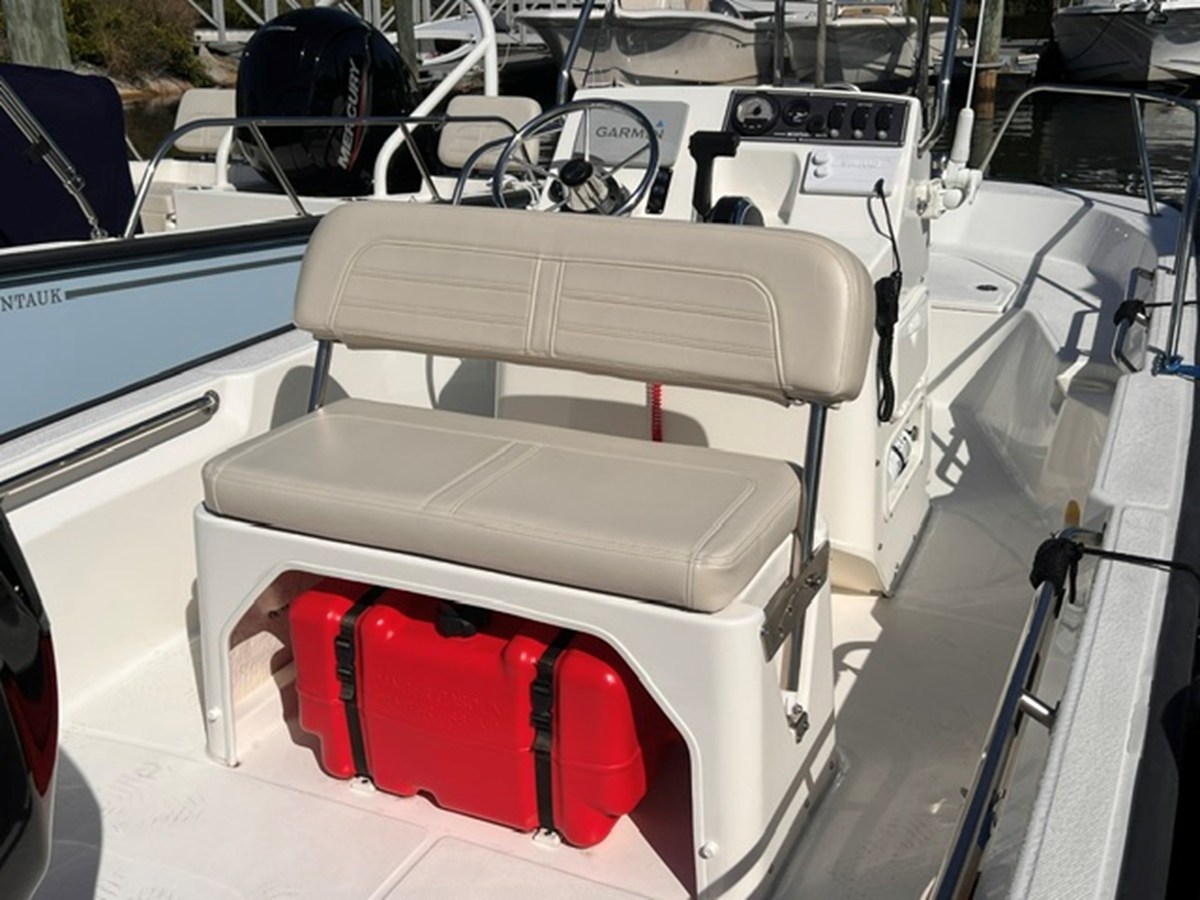 2023 Boston Whaler 150 MONTAUK 10