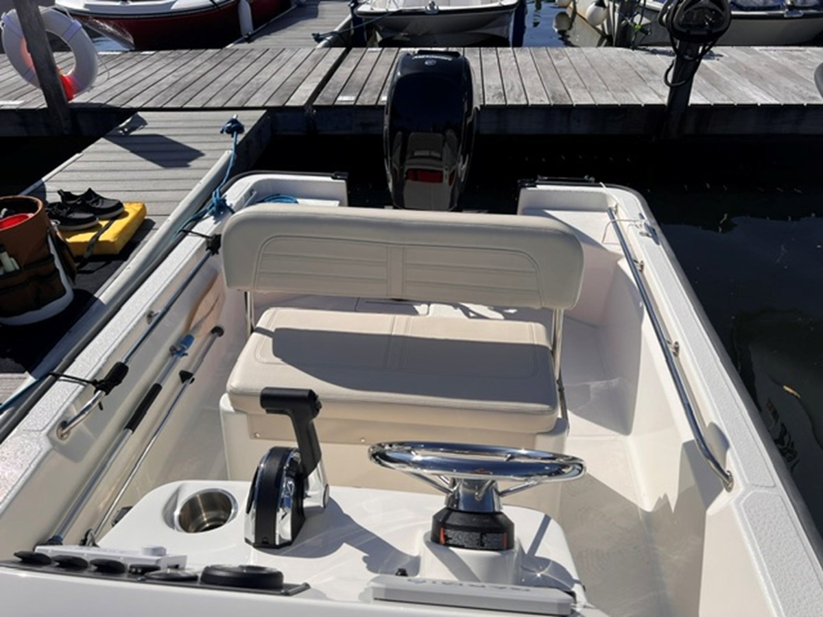 2023 Boston Whaler 150 MONTAUK 11