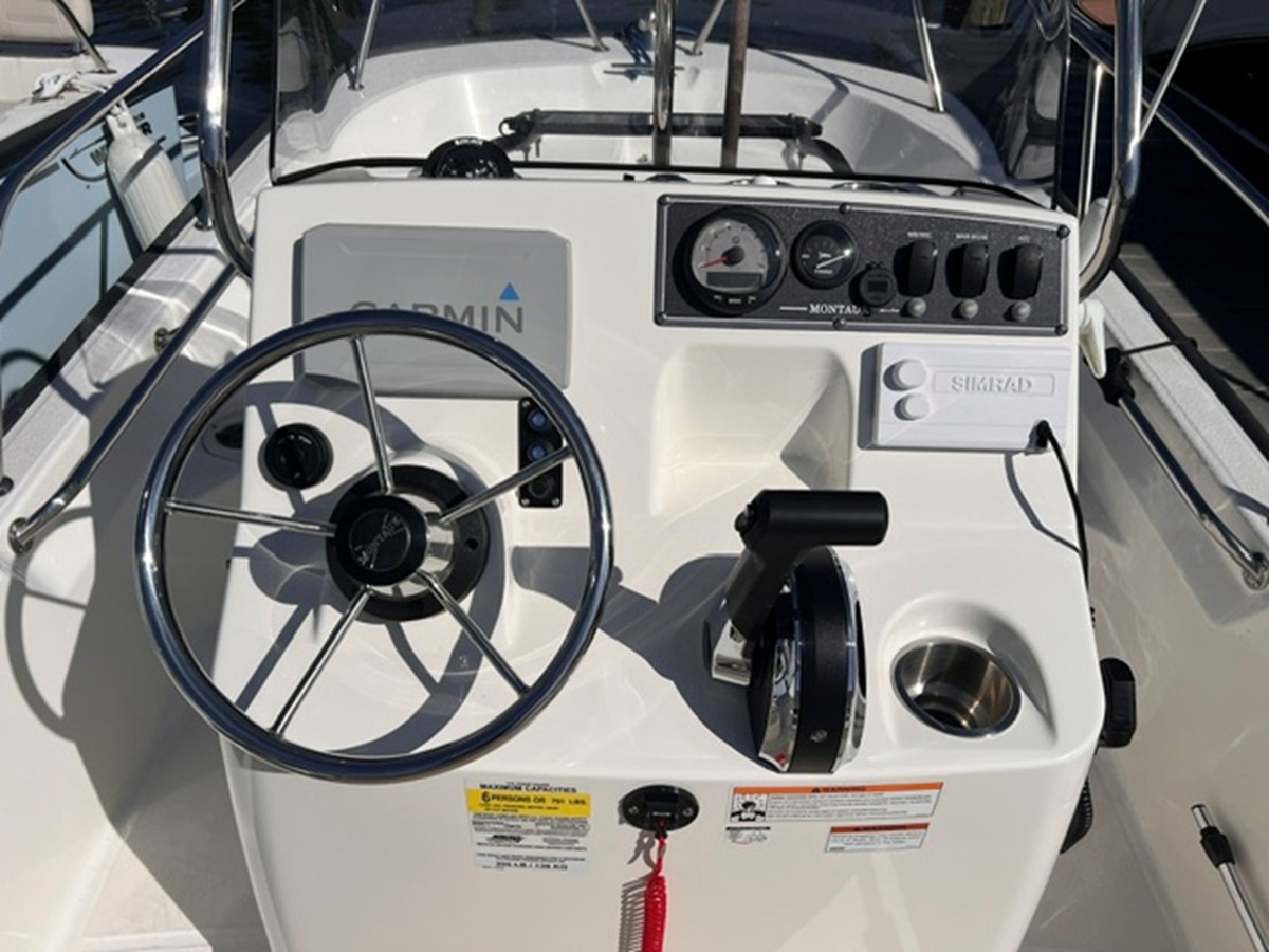 2023 Boston Whaler 150 MONTAUK 12