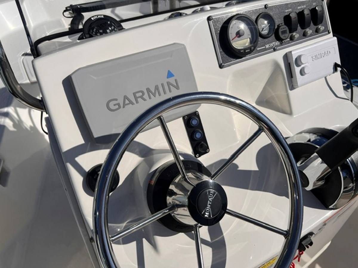 2023 Boston Whaler 150 MONTAUK 13