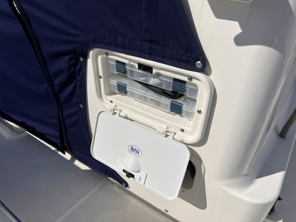 2023 Boston Whaler 150 MONTAUK 17