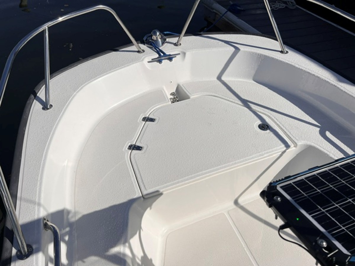 2023 Boston Whaler 150 MONTAUK 19