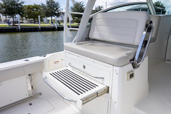 Boston Whaler 345 CONQUEST 21 2017 Boston Whaler 345 CONQUEST 22