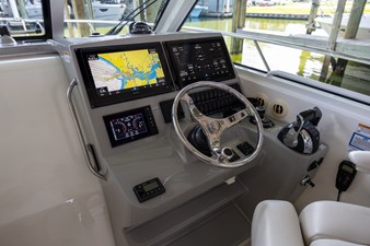 Boston Whaler 345 CONQUEST 23 2017 Boston Whaler 345 CONQUEST 24