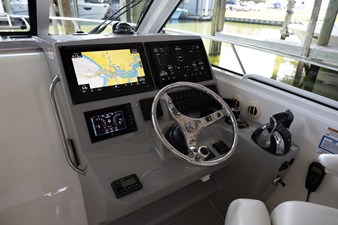 Boston Whaler 345 CONQUEST 25 2017 Boston Whaler 345 CONQUEST 26