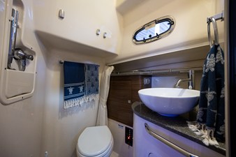 Boston Whaler 345 CONQUEST 37 2017 Boston Whaler 345 CONQUEST 38