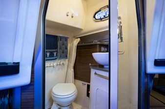 Boston Whaler 345 CONQUEST 38 2017 Boston Whaler 345 CONQUEST 39