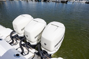 Boston Whaler 345 CONQUEST 46 2017 Boston Whaler 345 CONQUEST 47