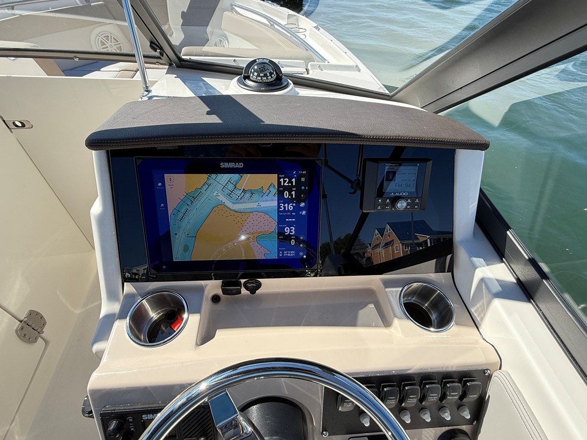 2027 Boston Whaler 210 Vantage 20
