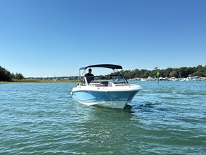 Boston Whaler 210 Vantage 1 2027 Boston Whaler 210 Vantage 2