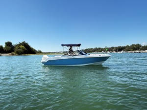 Boston Whaler 210 Vantage 2 2027 Boston Whaler 210 Vantage 3