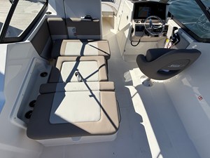 2027 Boston Whaler 210 Vantage 17