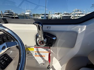 2027 Boston Whaler 210 Vantage 22