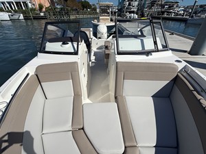 2027 Boston Whaler 210 Vantage 26