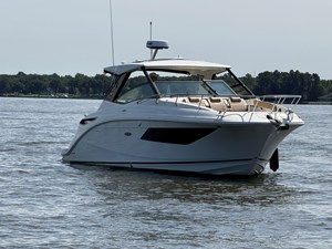 Sea Ray 320 SUNDANCER 2 2019 Sea Ray 320 SUNDANCER 3