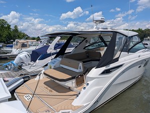 Sea Ray 320 SUNDANCER 25 2019 Sea Ray 320 SUNDANCER 26