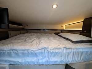 Sea Ray 320 SUNDANCER 44 2019 Sea Ray 320 SUNDANCER 45