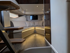Sea Ray 320 SUNDANCER 46 2019 Sea Ray 320 SUNDANCER 47