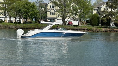 Sea Ray SLX 310 Outboard 0 2026 Sea Ray SLX 310 Outboard 1