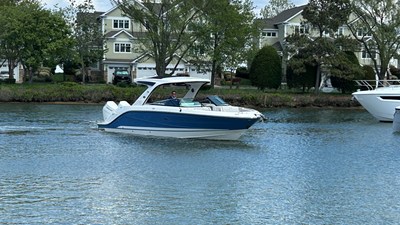 Sea Ray SLX 310 Outboard 2 2026 Sea Ray SLX 310 Outboard 3