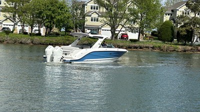 Sea Ray SLX 310 Outboard 3 2026 Sea Ray SLX 310 Outboard 4