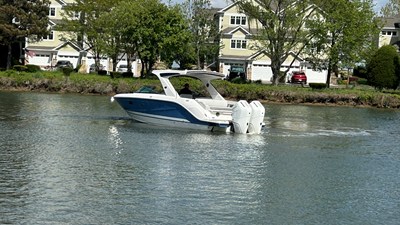 Sea Ray SLX 310 Outboard 5 2026 Sea Ray SLX 310 Outboard 6