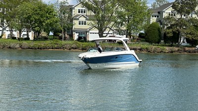 Sea Ray SLX 310 Outboard 8 2026 Sea Ray SLX 310 Outboard 9