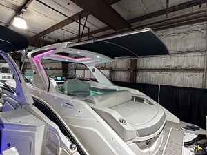 Sea Ray SLX 310 Outboard 10 2026 Sea Ray SLX 310 Outboard 11