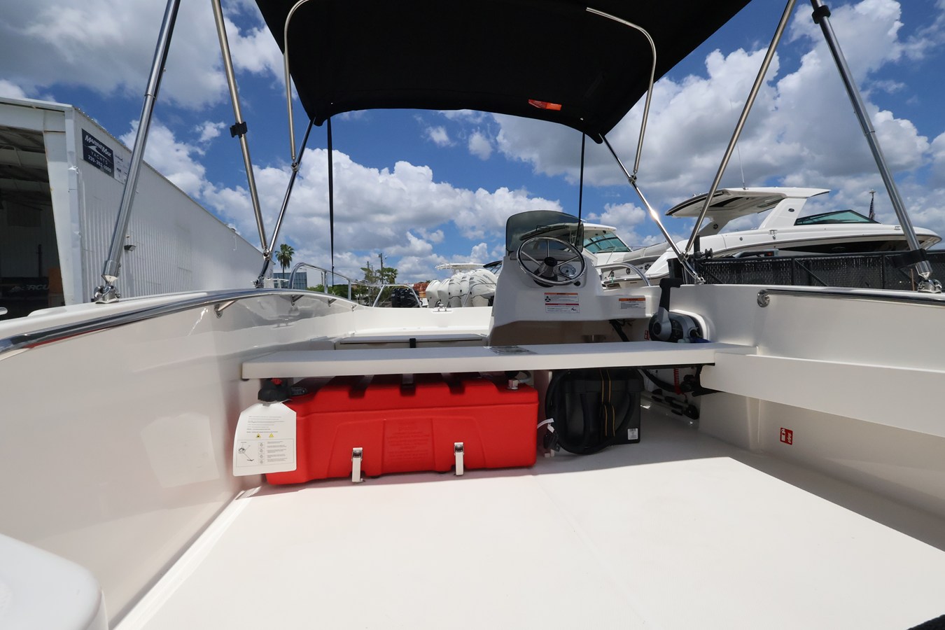 2027 Boston Whaler 160 Super Sport 9