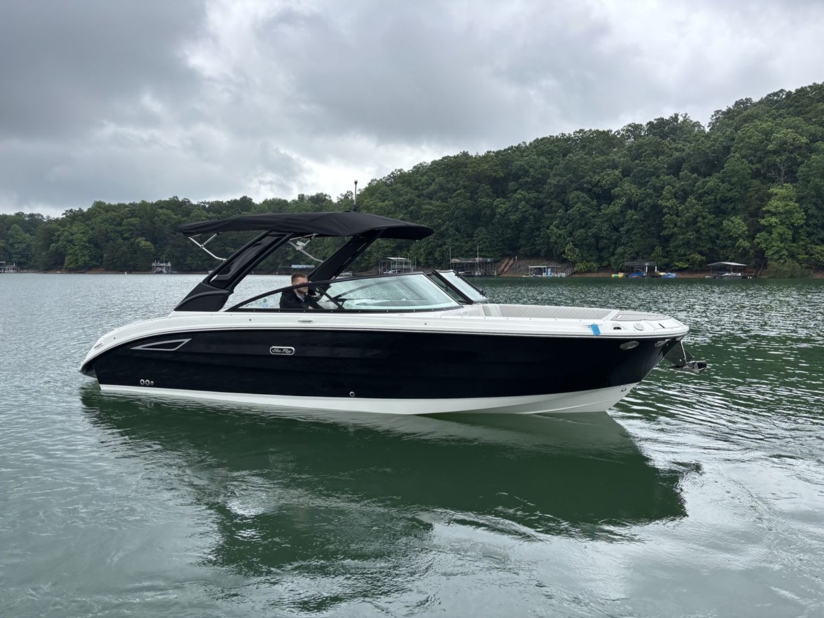 2026 Sea Ray SDX 270 4