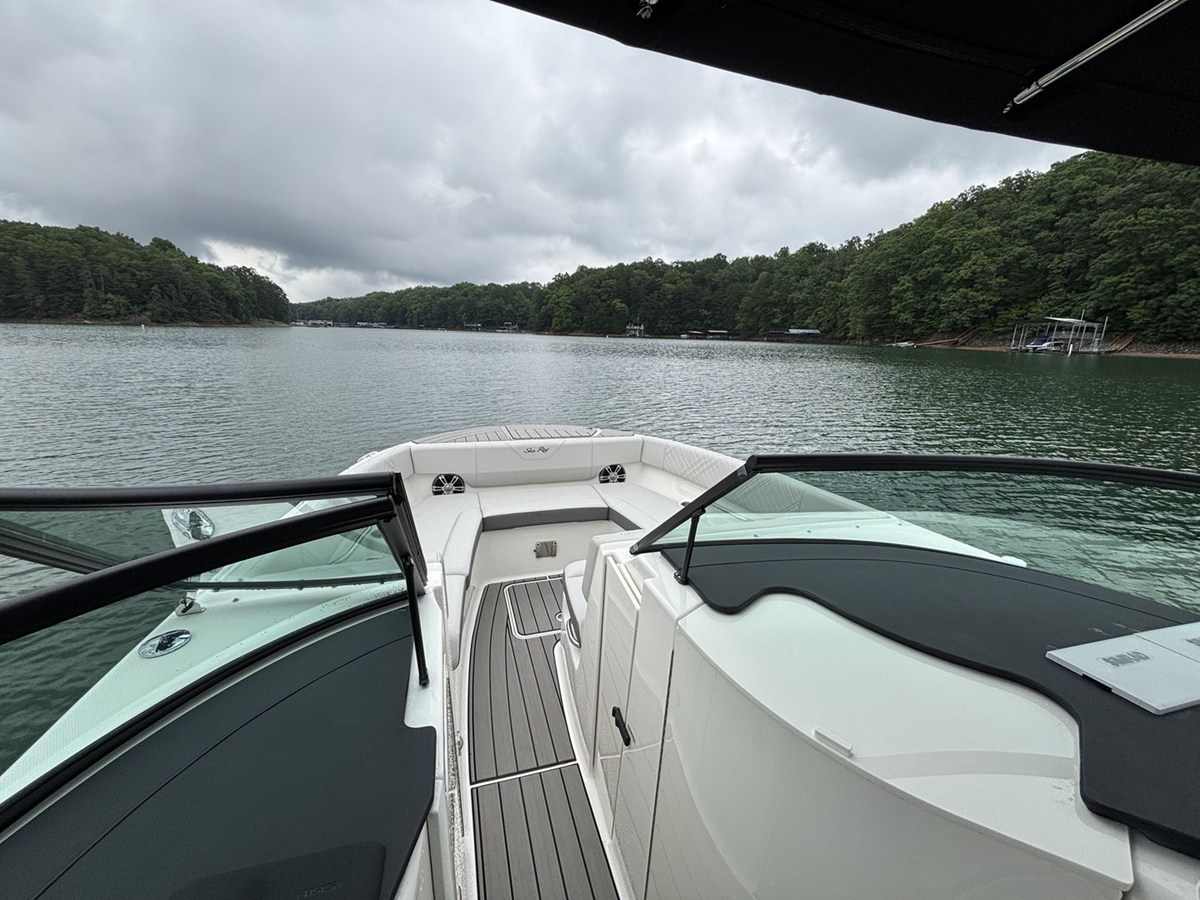 2026 Sea Ray SDX 270 12