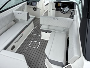 Sea Ray SDX 270 18 2026 Sea Ray SDX 270 19