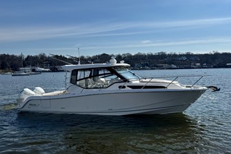 Boston Whaler 325 Conquest 2 2026 Boston Whaler 325 Conquest 3