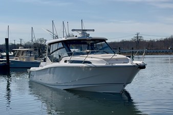Boston Whaler 325 Conquest 5 2026 Boston Whaler 325 Conquest 6