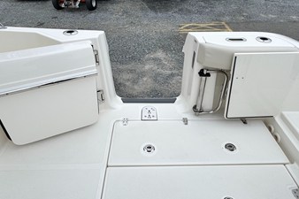 Boston Whaler 325 Conquest 13 2026 Boston Whaler 325 Conquest 14
