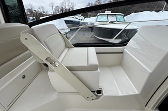 Boston Whaler 325 Conquest 24 2026 Boston Whaler 325 Conquest 25