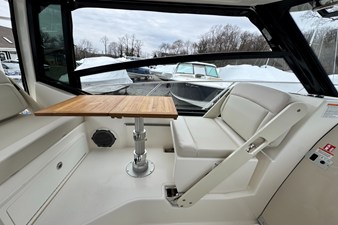 Boston Whaler 325 Conquest 28 2026 Boston Whaler 325 Conquest 29