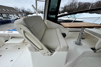 Boston Whaler 325 Conquest 29 2026 Boston Whaler 325 Conquest 30