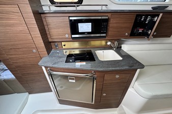 Boston Whaler 325 Conquest 35 2026 Boston Whaler 325 Conquest 36