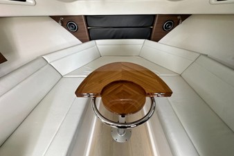 Boston Whaler 325 Conquest 37 2026 Boston Whaler 325 Conquest 38