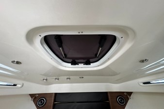 Boston Whaler 325 Conquest 41 2026 Boston Whaler 325 Conquest 42