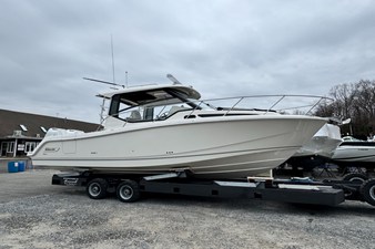 Boston Whaler 325 Conquest 60 2026 Boston Whaler 325 Conquest 61