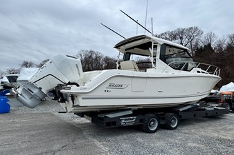 Boston Whaler 325 Conquest 61 2026 Boston Whaler 325 Conquest 62
