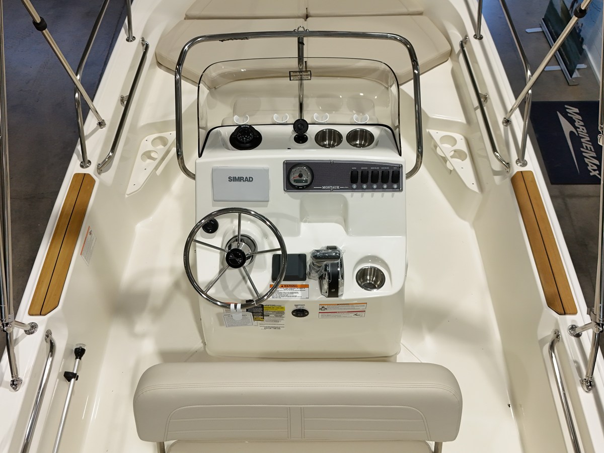 2027 Boston Whaler 170 Montauk 8