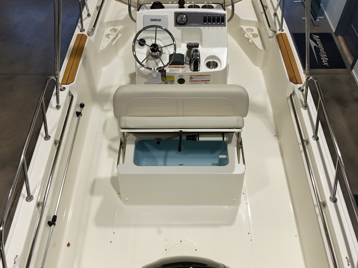 2027 Boston Whaler 170 Montauk 9