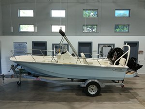 Boston Whaler 170 Montauk 0 2027 Boston Whaler 170 Montauk 1