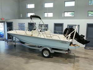 Boston Whaler 170 Montauk 1 2027 Boston Whaler 170 Montauk 2