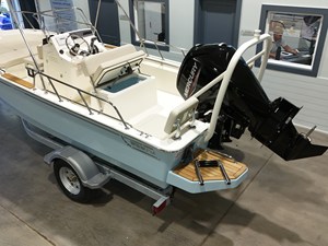 Boston Whaler 170 Montauk 9 2027 Boston Whaler 170 Montauk 10