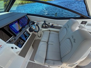Sea Ray Sundancer 320 Outboard 7 2027 Sea Ray Sundancer 320 Outboard 8